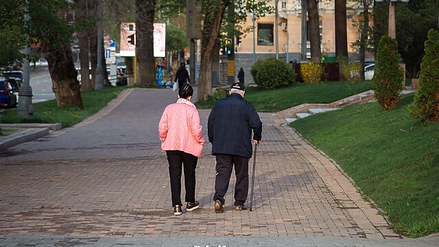 «Банкке өзі баруға тиіс». Енді зейнеткерлерге онлайн несие берілмейді