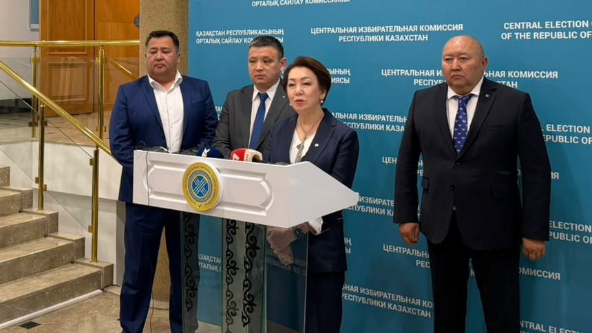 Дания Еспаева «Ақ жол» партиясының партиялық тізіміне кімдер енгенін айтты