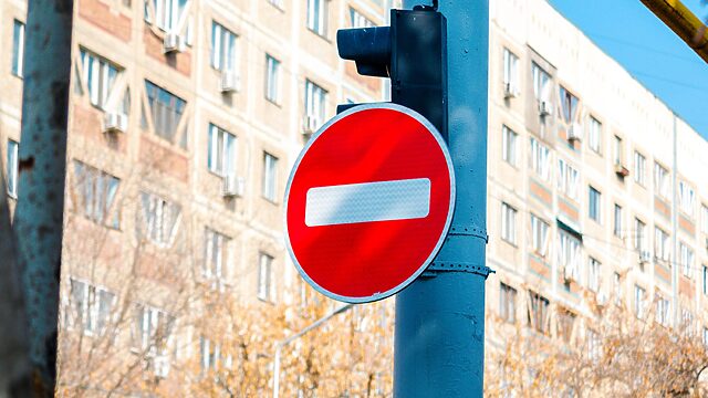 Алматы жүргізушілеріне ескерту: Төле би көшесінде қозғалыс шектеледі