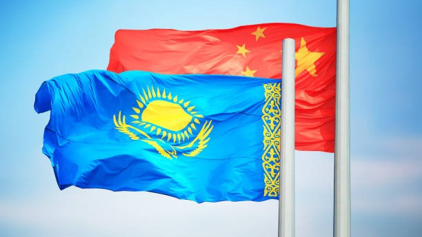 Қазақстан мен Қытай ынтымақтастығы жаңа деңгейге көтерілді: Тоқаевтың Қытайға сапары нені аңғартты?