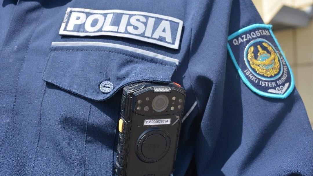 Молодой человек погиб после падения с балкона многоэтажки в Алматы