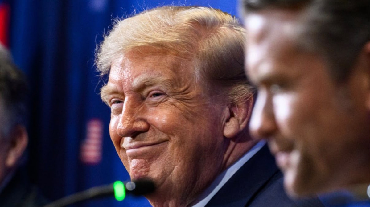 Трамп ӘЧ финалынан шыққан сәтте АҚШ Иранға жаңа соққы бастады