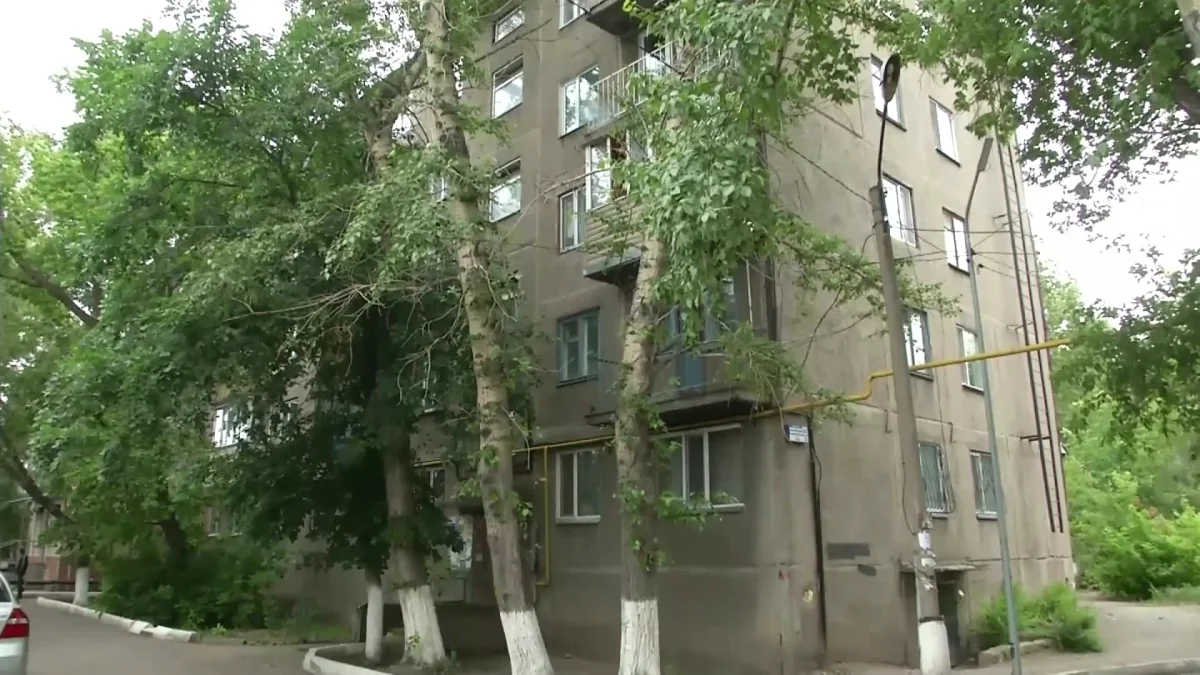 Қарағанды облысында  екі бірдей бала терезеден құлап кетті