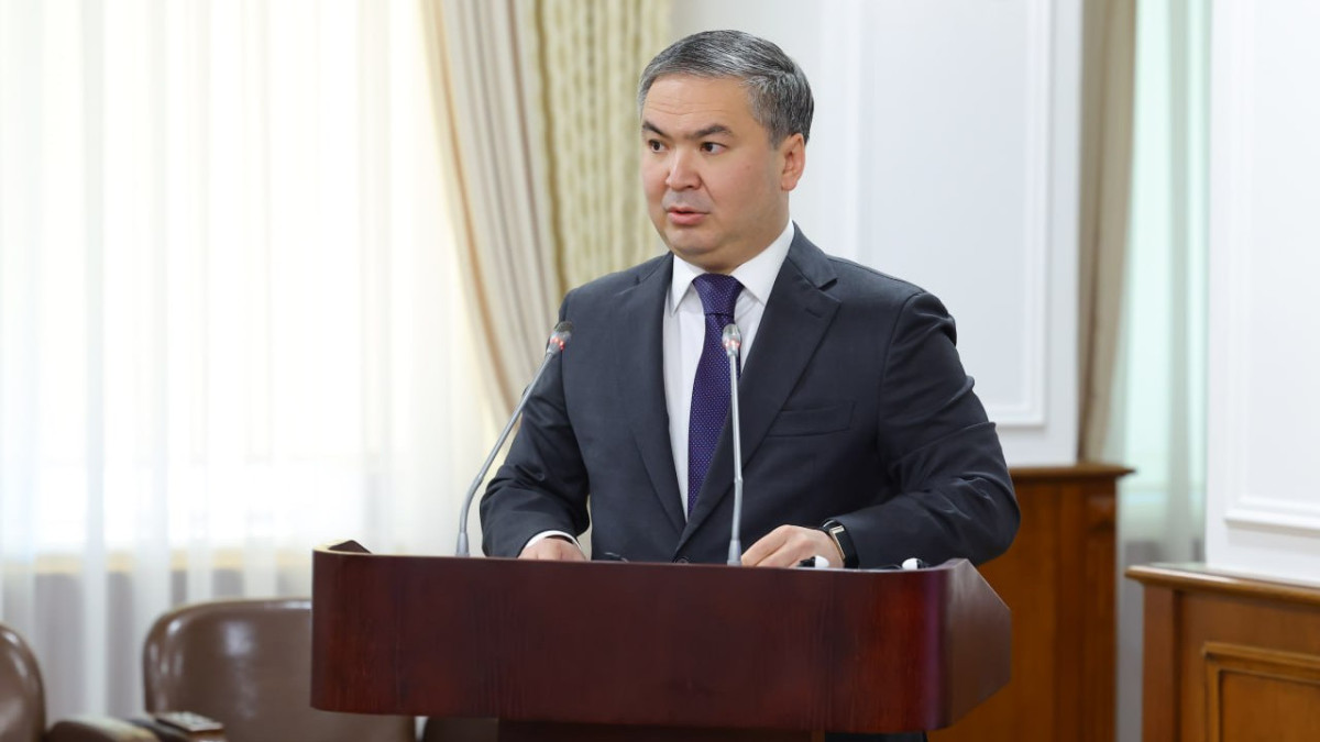 Рөлі оң жақта орналасқан көліктерге жаңа тыйым енгізіле ме? – Министр жауап берді