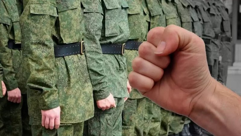 Астанчанин получил срок за пост о насилии в армии
