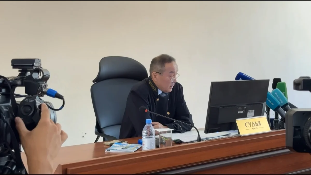 Шымкентте Нұрай Серікбайдың соты неге тоқтатылды