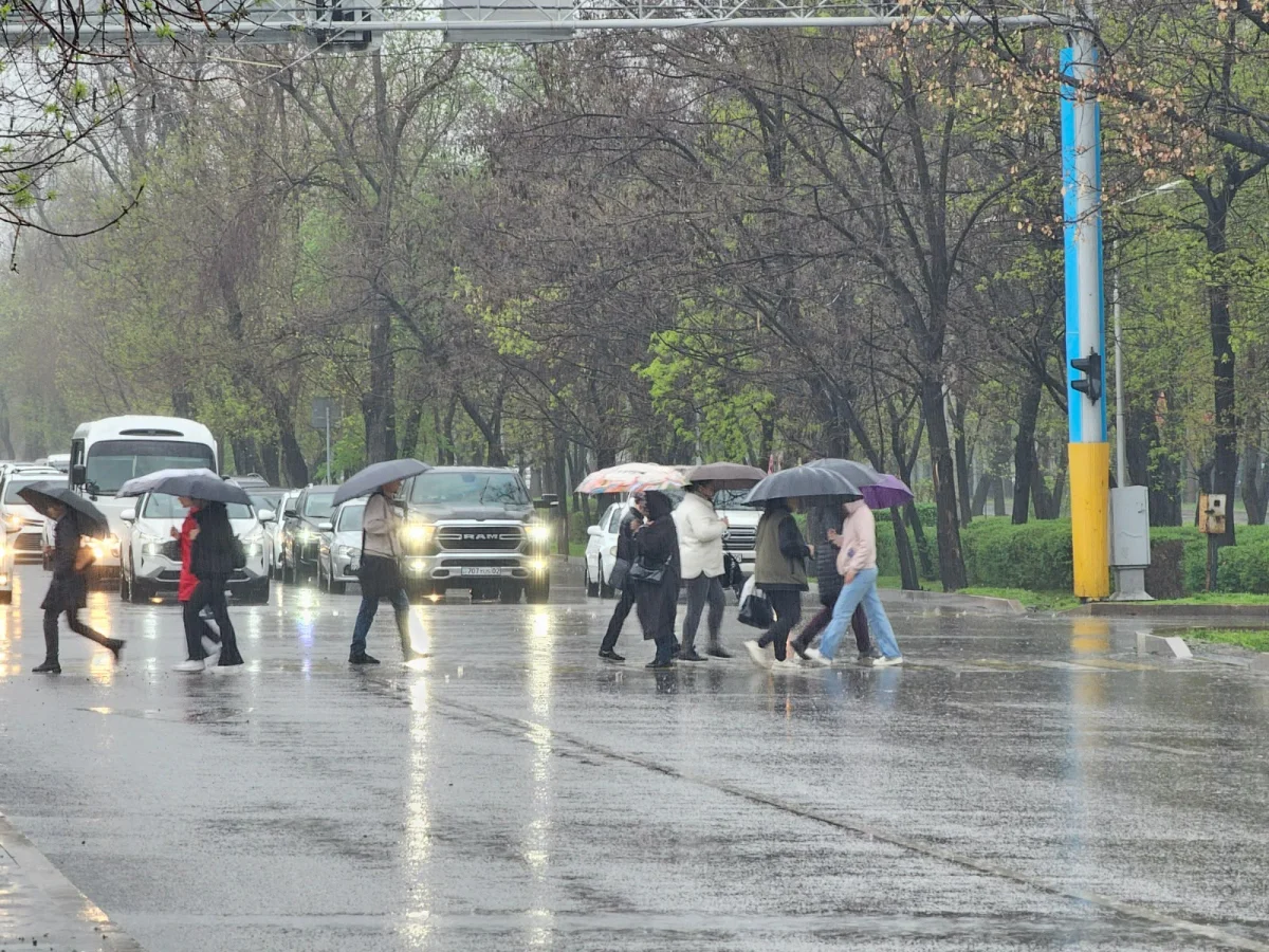 Алматыда арық желісіндегі ақауы анықталған учаскелерді қалпына келтіру жұмыстары жалғасуда