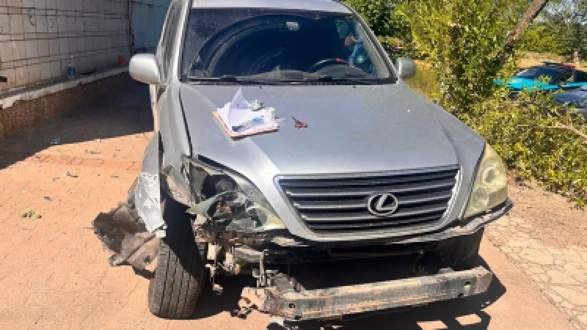 Казахстанец напился и угнал у спавшего начальника Lexus, а затем разбил машину