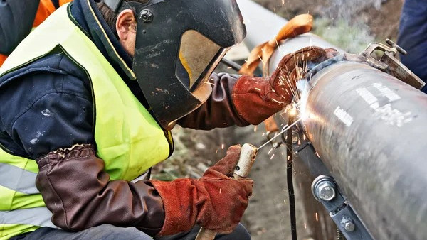 Подрядчика обязали вернуть 45,9 млн тенге за нарушения при строительстве газопровода