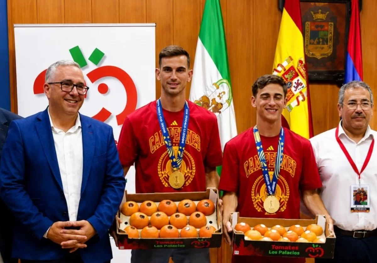 Испанияда ӘЧ жеңімпаздарына көлік емес, қызанақ тарту етілді