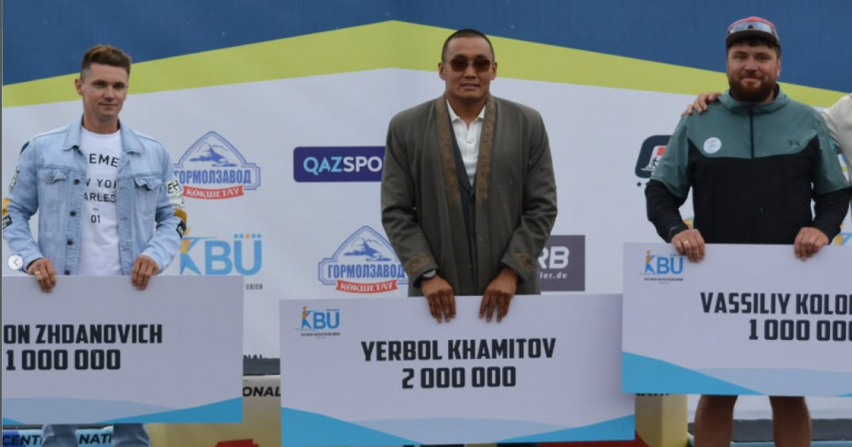  Паралимпиада чемпионы Ербол Хамитов пен оның бапкеріне сыйақы берілді 