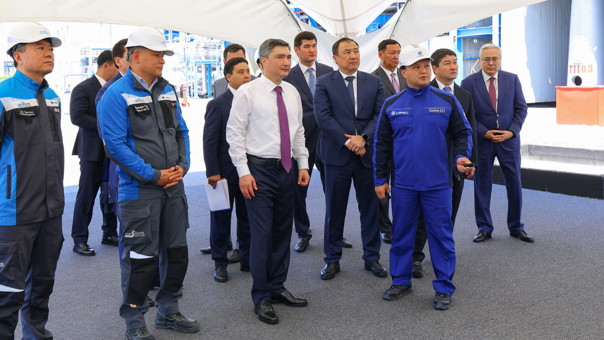 Бектенов Маңғыстаудағы энергетикалық және өнеркәсіптік жобалардың жүзеге асырылуын тексерді