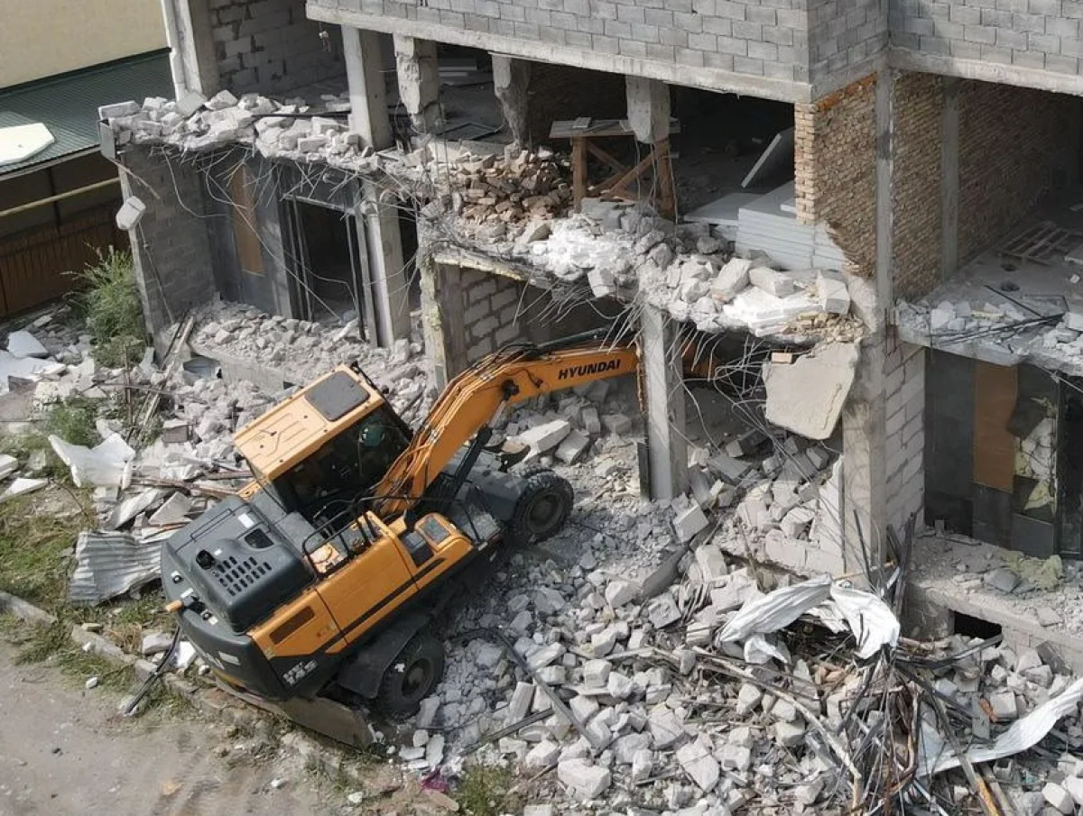 В Алматы с начала года снесен 41 незаконно возведенный объект