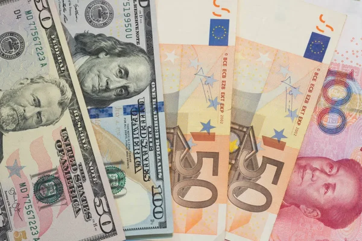 Курс валют на 25 июля