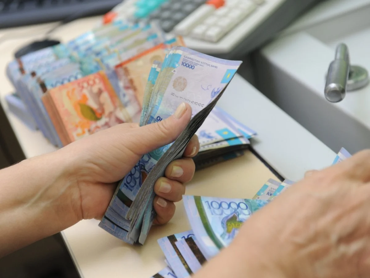 Задолженность  по заработной плате в казахстане сократилась более чем на 40%