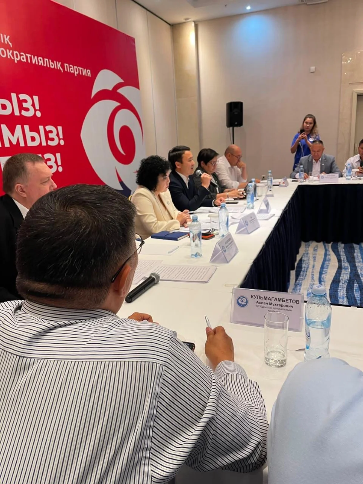 ЖСДП «Ақ жол» мен ҚХП бағдарламаларын сынға алды