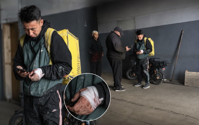 В крови и с травмами: курьер после ДТП довез заказ до клиента и растрогал казахстанцев