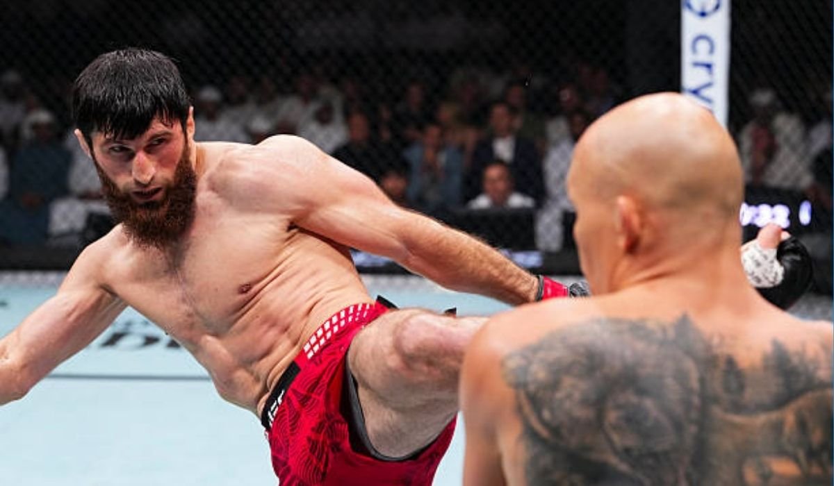 Магомед Анкалаев финишировал Богдана Гуськова на UFC в Абу-Даби