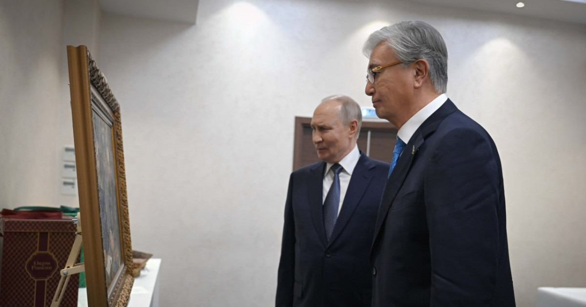  Қасым-Жомарт Тоқаев Владимир Путинге символдық мәні бар сыйлық тарту етті   