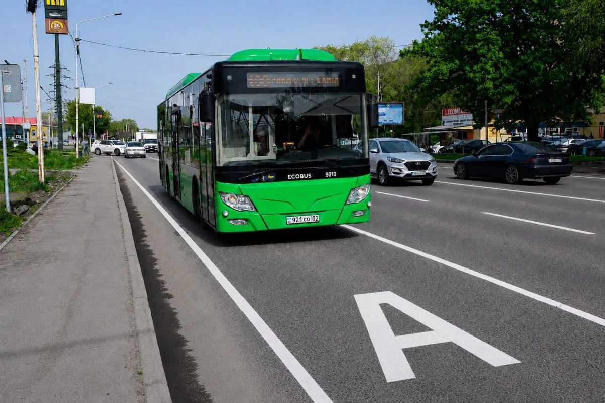 Маршруты трех автобусов изменят в Алматы