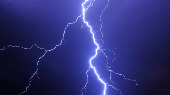 Венесуэлада әуежай аумағына найзағай түсіп, тоғыз адам зардап шекті