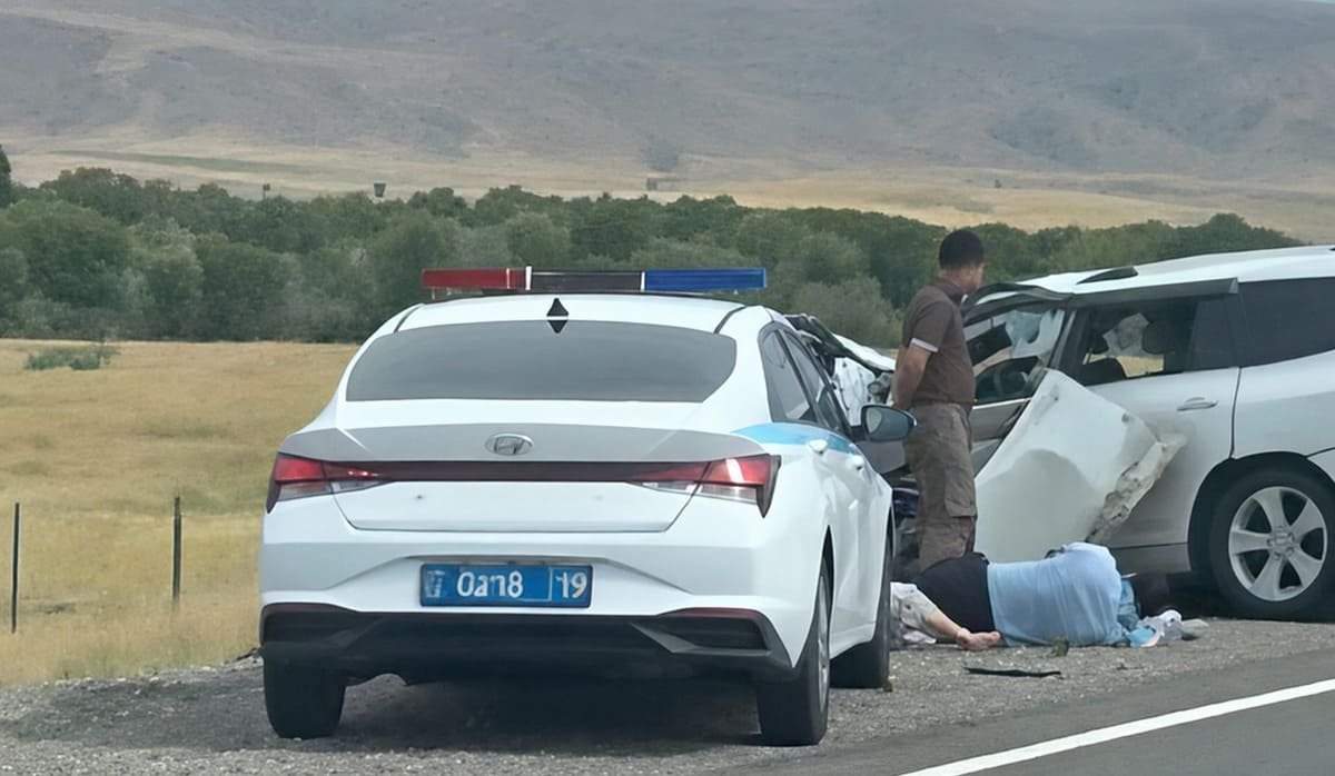 Kia, Toyota и Lexus столкнулись на трассе Алматы - Өскемен