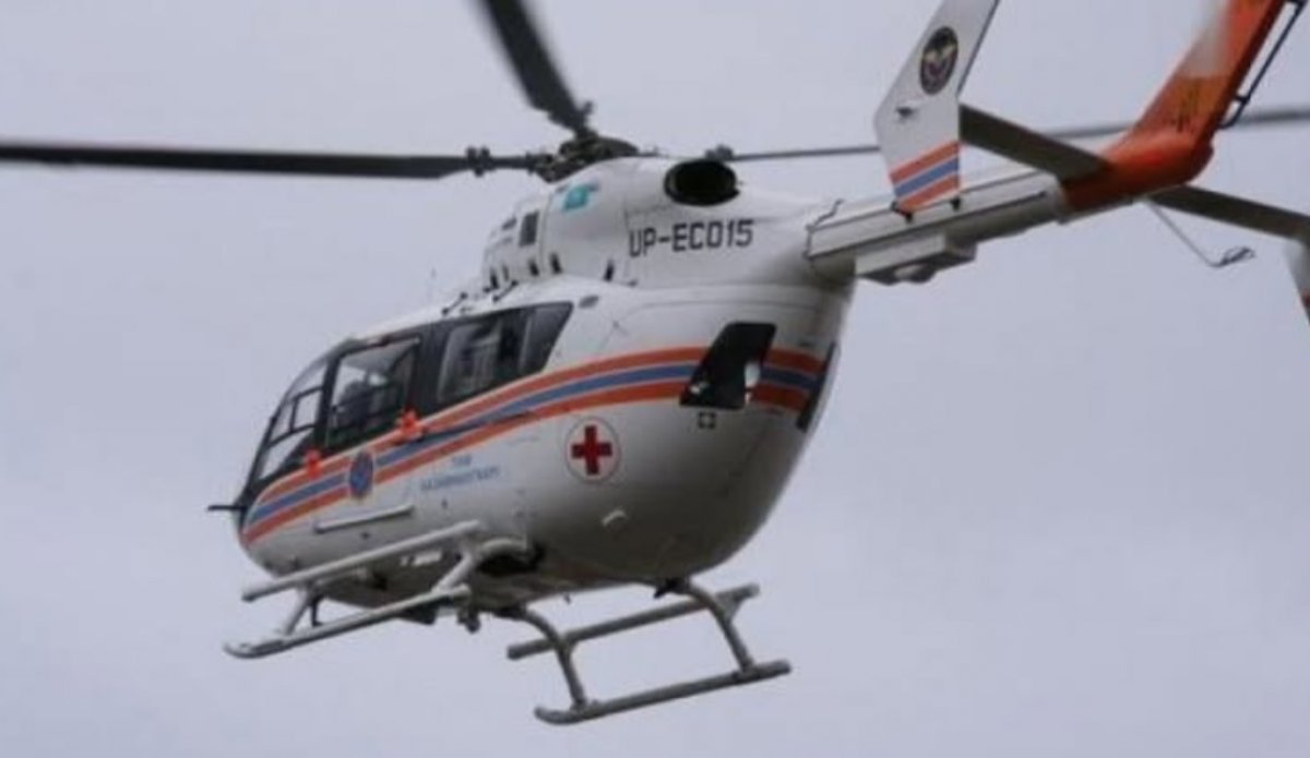 Вертолет МЧС эвакуировал раненного при камнепаде туриста с высоты 4500 метров (ВИДЕО)
