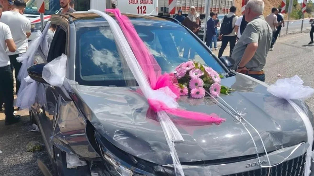 ДТП со свадебным кортежем произошло в Турции: Девять человек пострадали