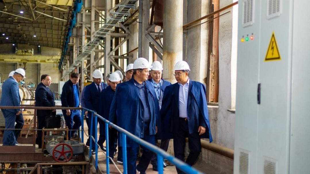 На Риддерской ТЭЦ в ВКО обновляют 3,3 километра тепловых сетей