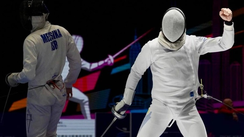 Қазақстандық семсершілер Гонконгтағы әлем чемпионатында үздік 32 спортшының қатарына өтті