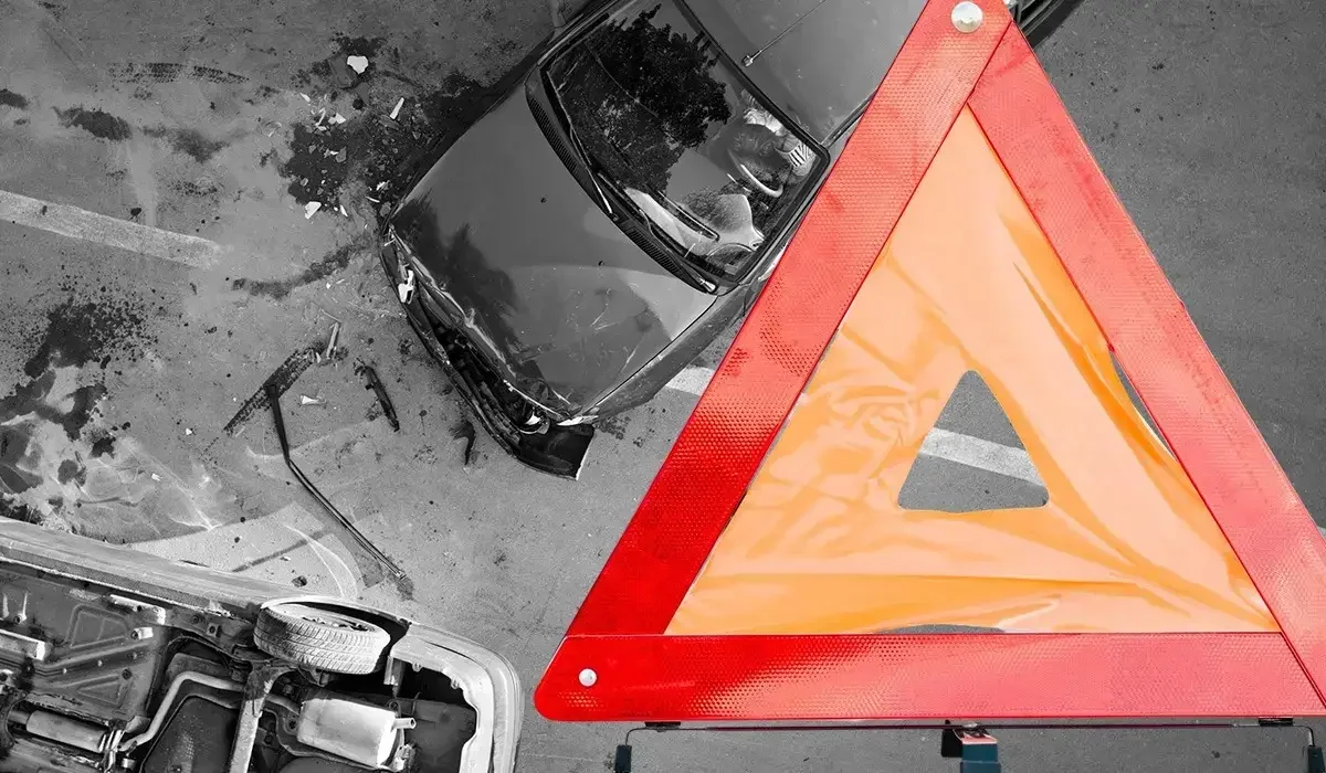 Жантүршігерлік жол апаты: Алматыда Гелендваген мен Suzuki соқтығысып, екі адам қаза тапты