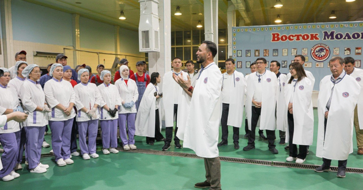  Respublica партиясы Өскемендегі ірі сүт өндіруші кәсіпорын қызметкерлерімен жүздесті 