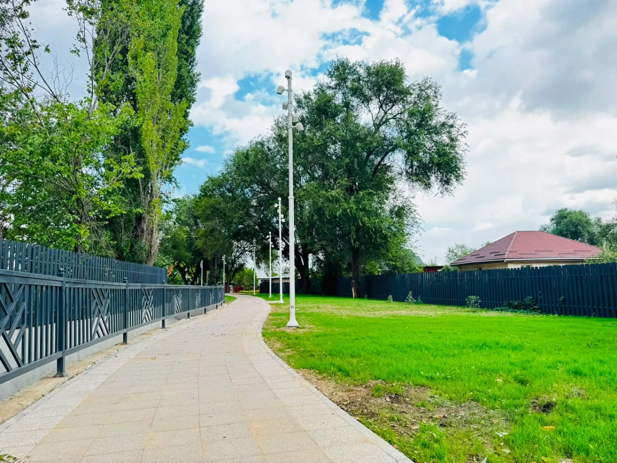 Алматыда Тастыбұлақ өзенінің жағалауы көріктендіріледі