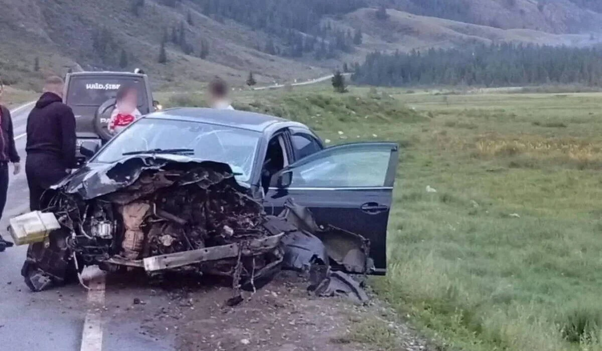 Двое казахстанцев погибли в ДТП в Республике Алтай
