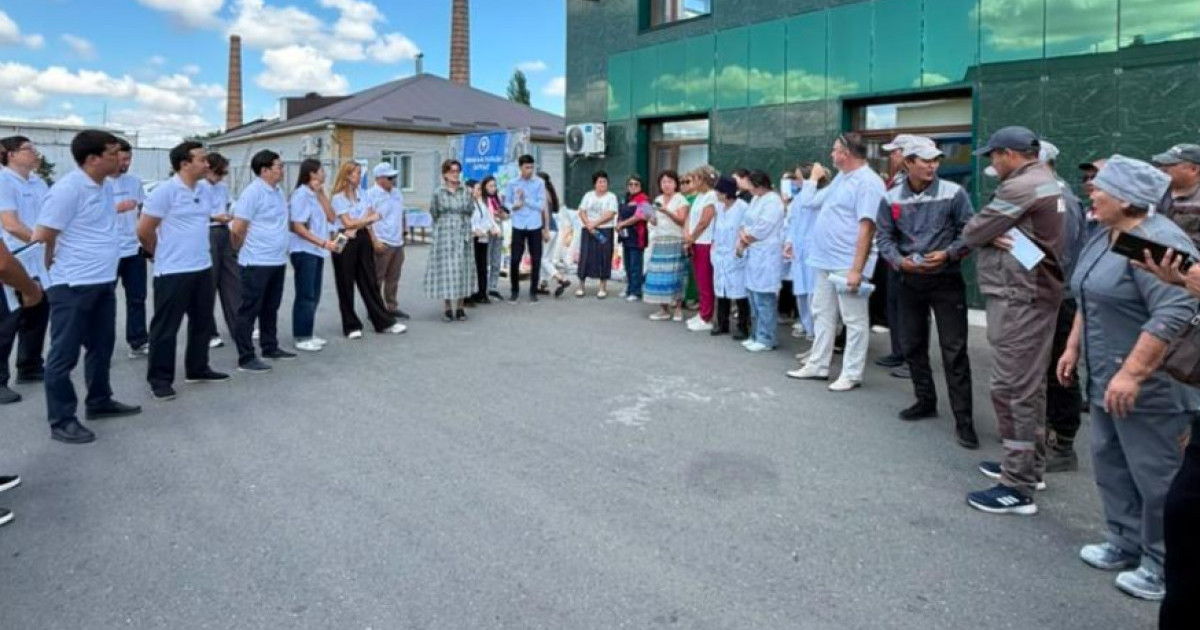  Respublica партиясы Семейде еңбек ұжымымен отандық өндірісті қолдау тетіктерін талқылады 