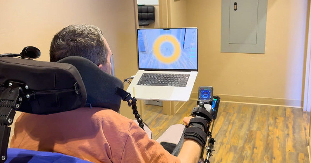  Neuralink пациенттері мүгедектер арбасын ой арқылы басқара бастады (ВИДЕО) 