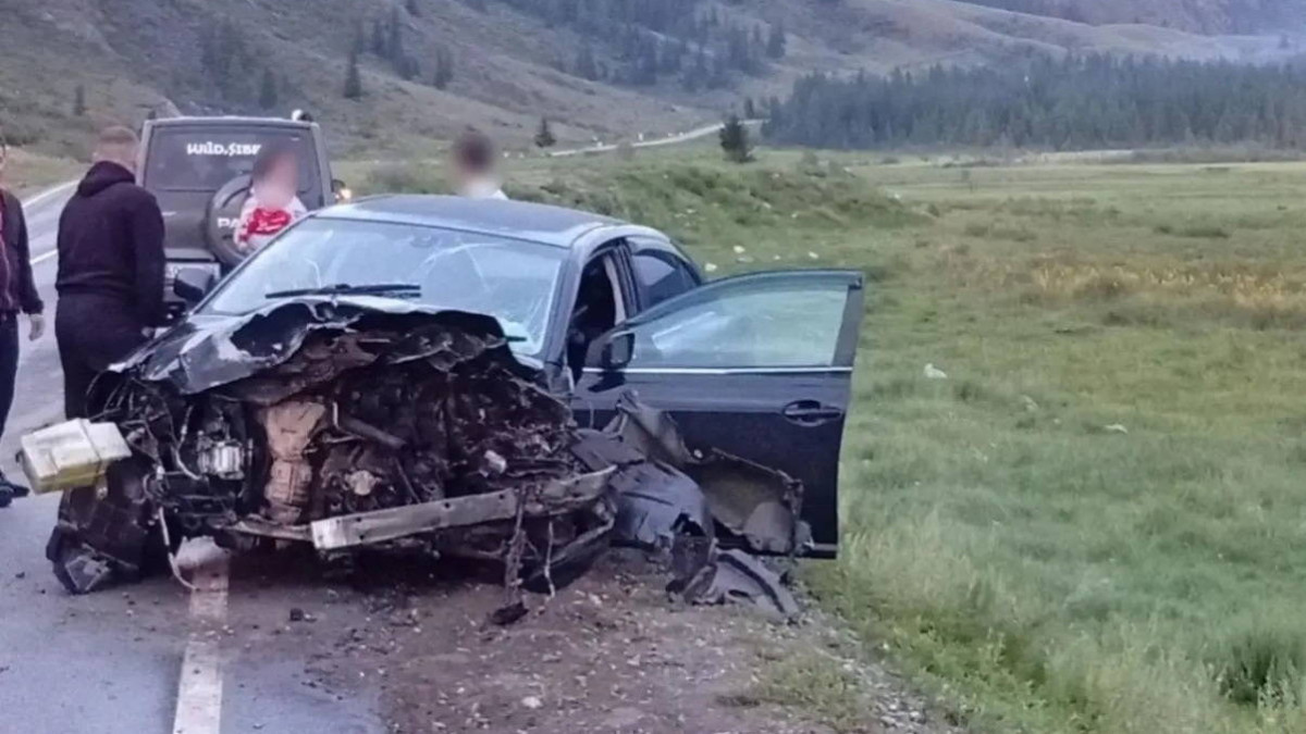 Алтай Республикасында жол апатынан екі қазақстандық қаза тауып, төртеуі жарақаттанды