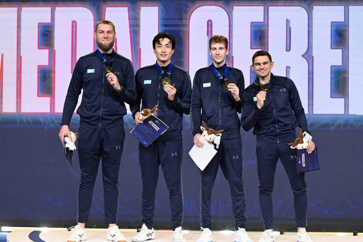 Казахстан впервые стал чемпионом мира по фехтованию: спортсменов поздравил Токаев