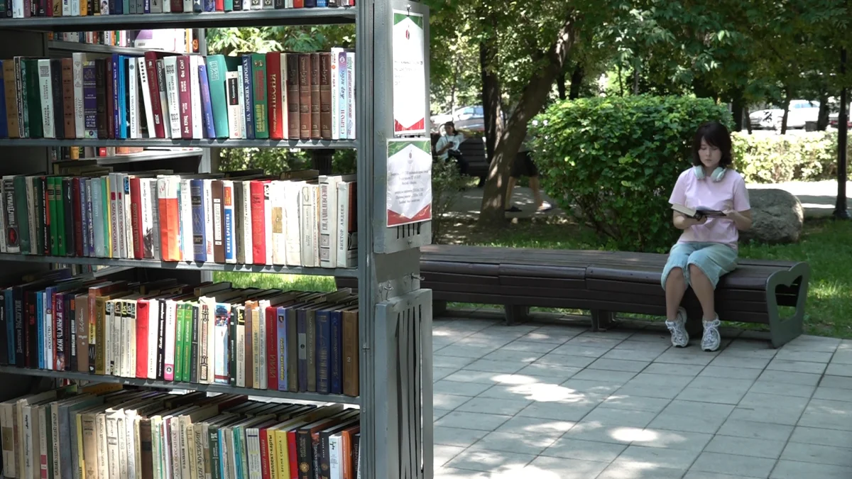 Книги в движении: буккроссинг набирает популярность в Алматы
