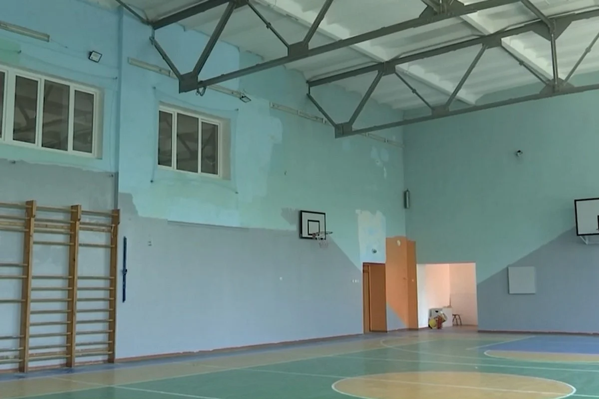 Тяжелые травмы получили школьные технички во время ремонта спортзала в Петропавловске