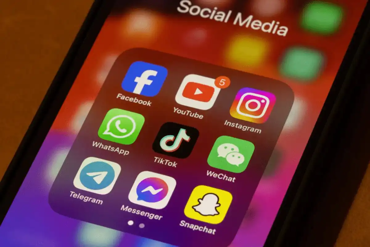 Астанчанин заработал на фейковых продажах одежды в TikTok