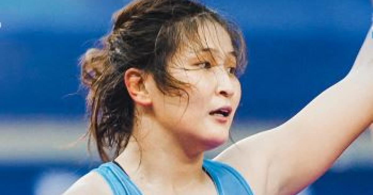   Айша Әбдімәлік әйелдер күресінен U17 әлем чемпионатында күміс медаль алды   