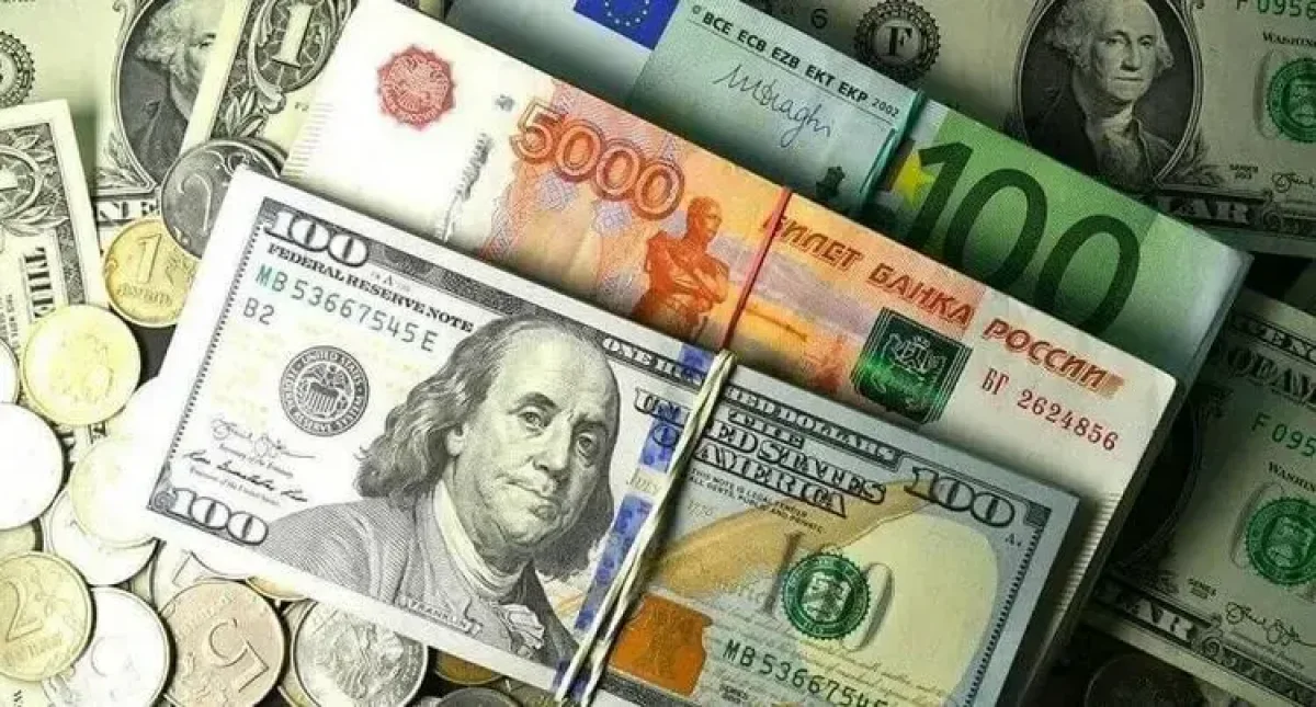 Доллар вновь пошел вверх: курс валют на 30 июля