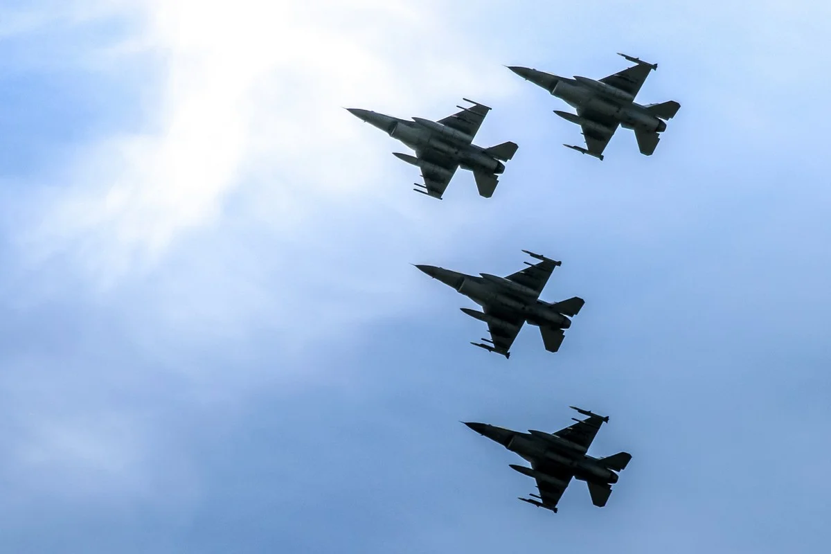 США возобновили удары по Ирану после ракетной атаки на американскую базу
