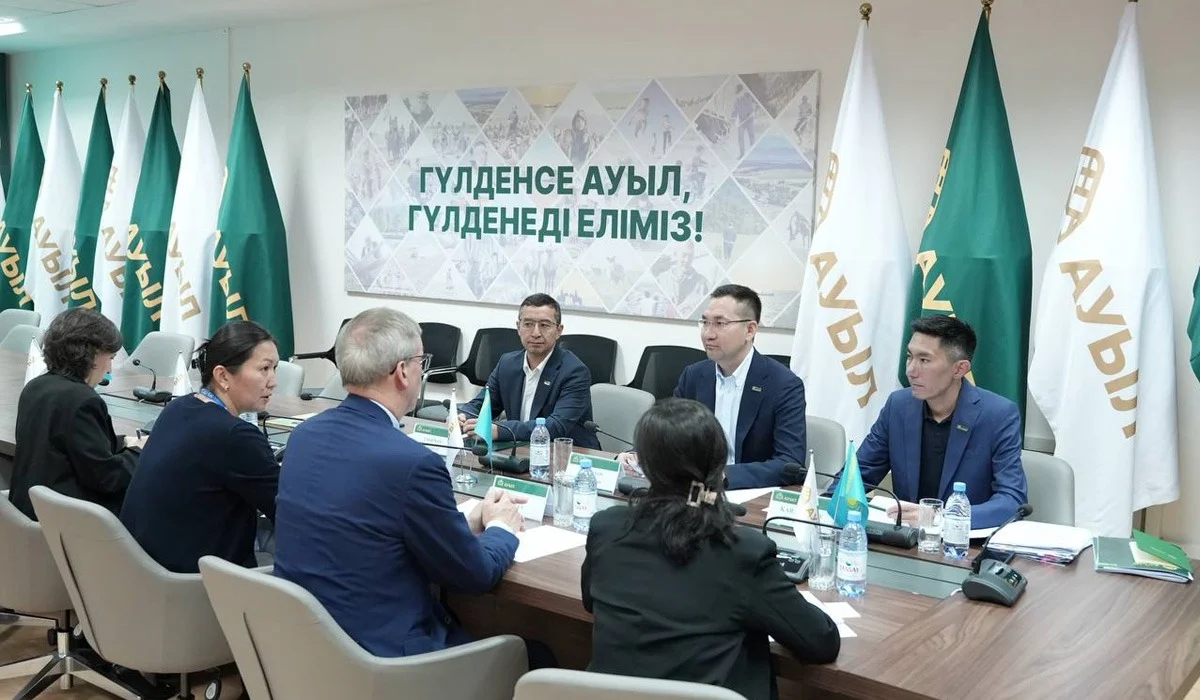 «Ауыл» партиясының штабында ЕҚЫҰ-ның сайлауды байқау миссиясымен кездесу өтті
