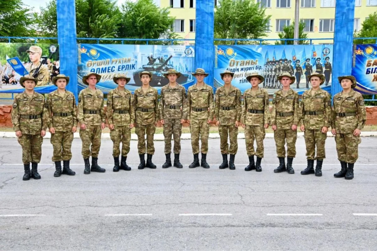 Шесть пар братьев-близнецов служат в воинских частях Гвардейского гарнизона