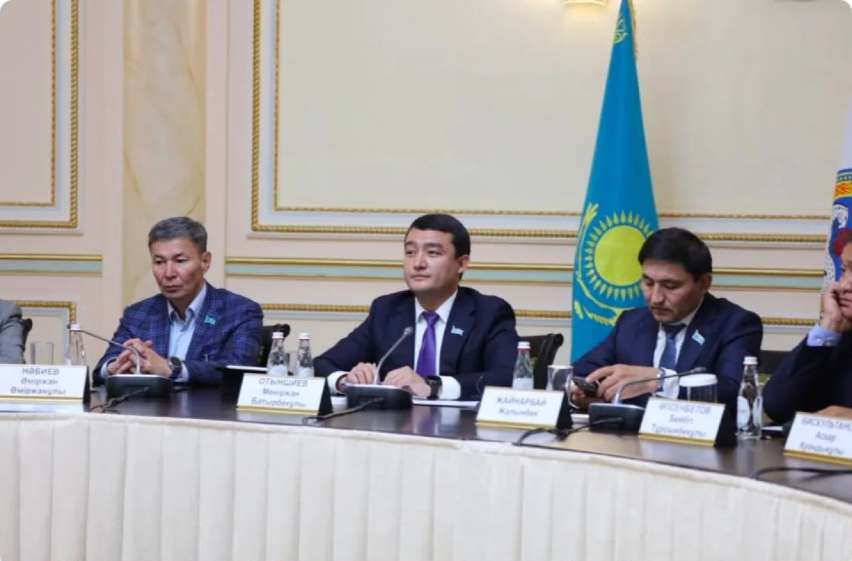 Алматы мәслихатының депутаттары жол қозғалысын ұйымдастырудың жаңа қағидаларын қабылдады