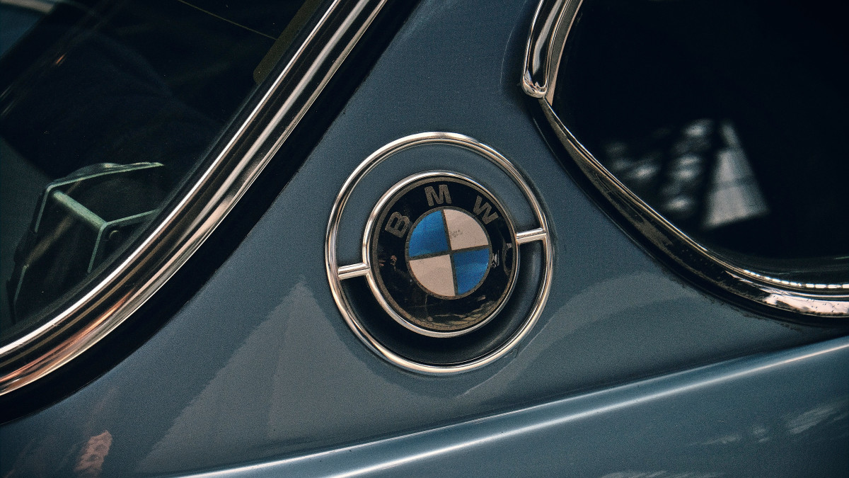 BMW дағдарысқа тап болды: Компанияның пайдасы 35%-ға құлдырады