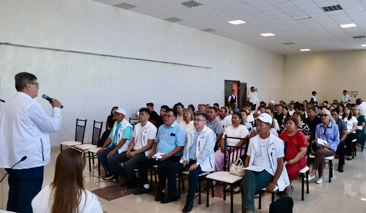 «Әділет» партиясының өкілдері Ұзынкөл ауданының тұрғындарымен кездесті
