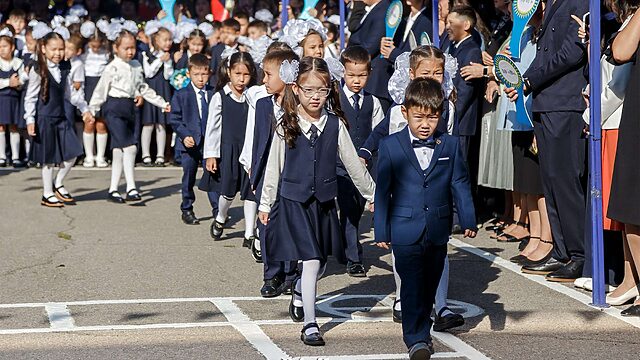 450 мыңға жуық оқушыға мектепке дайындалуға қаржылай көмек беріледі